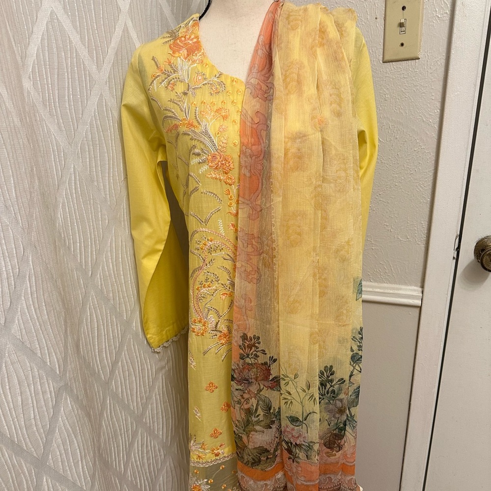 Pakistani Indian Three Piece Beautiful Suit.Brand Maria B.Color Lemon